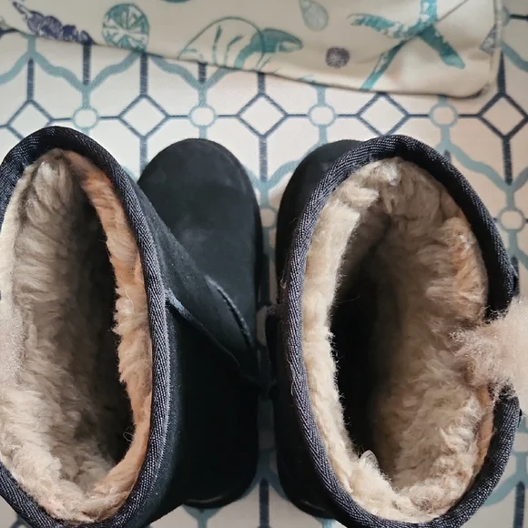 Koolaburra Black Women's Boots - Picture 3 of 5